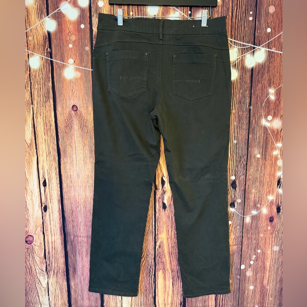 Parasuco 2016 Dark Green Straight Leg Jeans Like New! - Picture 3 of 4